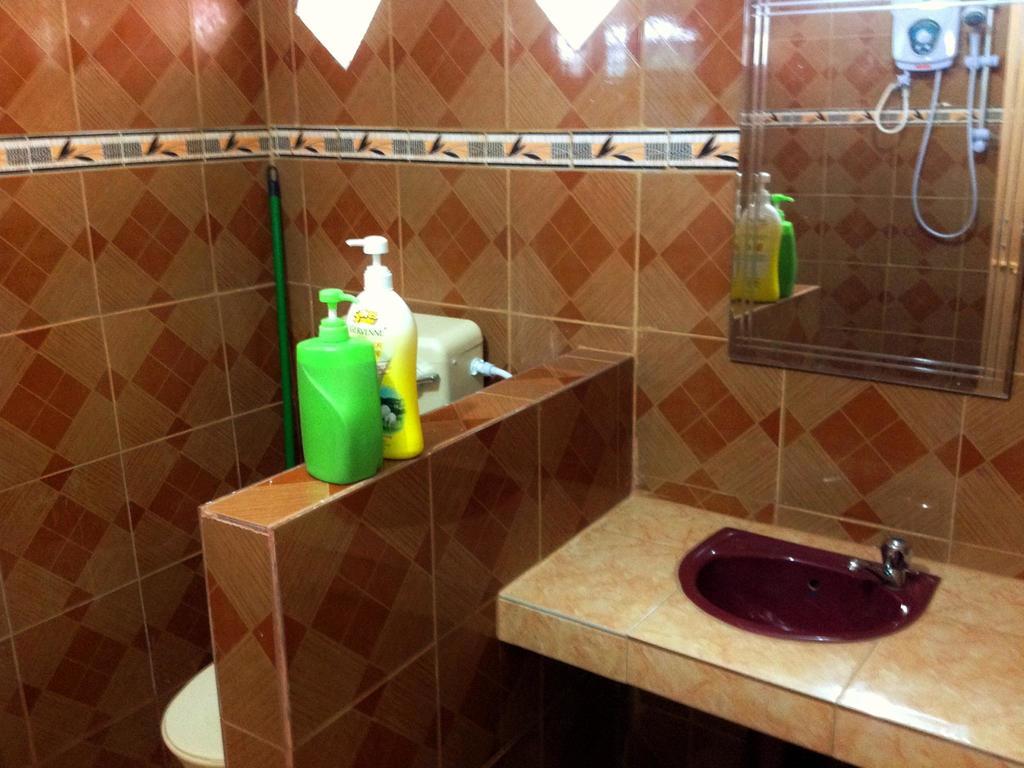 Nur Muslim Homestay At コタバル エクステリア 写真
